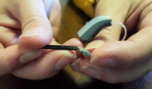 تنظیم سمعک 2025