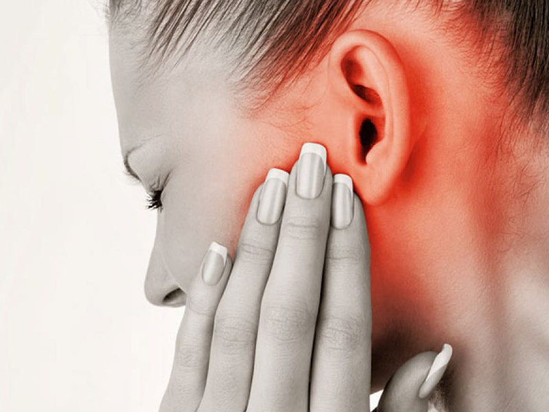 درد شدید گوش یا عفونت گوش میانی؟ تشخیص سریع و بهترین روشهای درمان